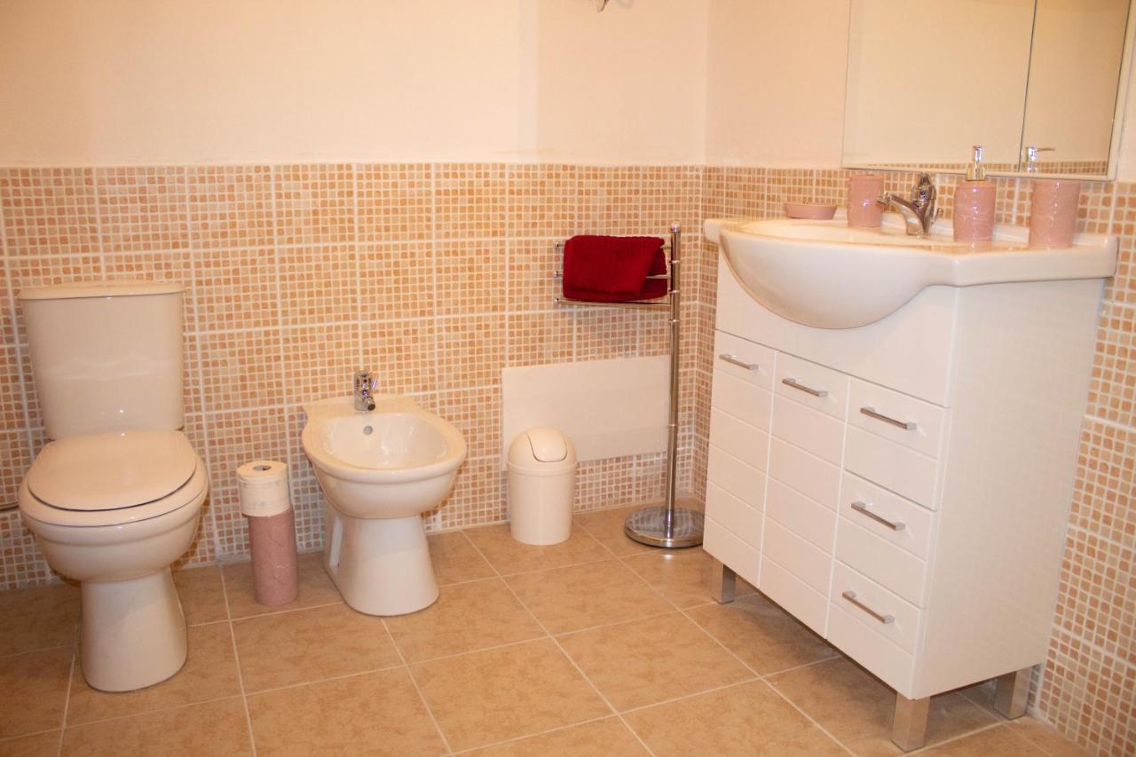 B&B Ziu Anacletu Villaputzu Bagian luar foto