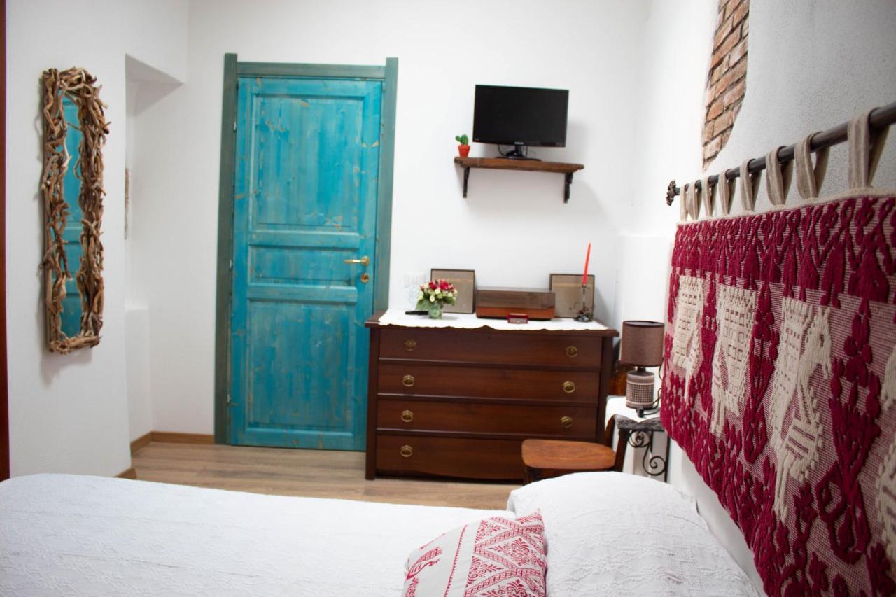 B&B Ziu Anacletu Villaputzu Bagian luar foto